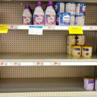 Úc đàm phán với Hoa Kỳ trong việc cung cấp sữa bột trẻ em